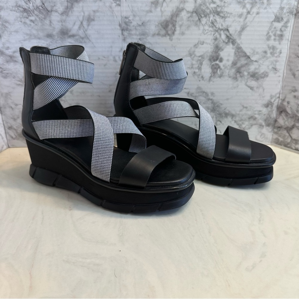 SOREL Joanie III sport strap sandal size 7.5